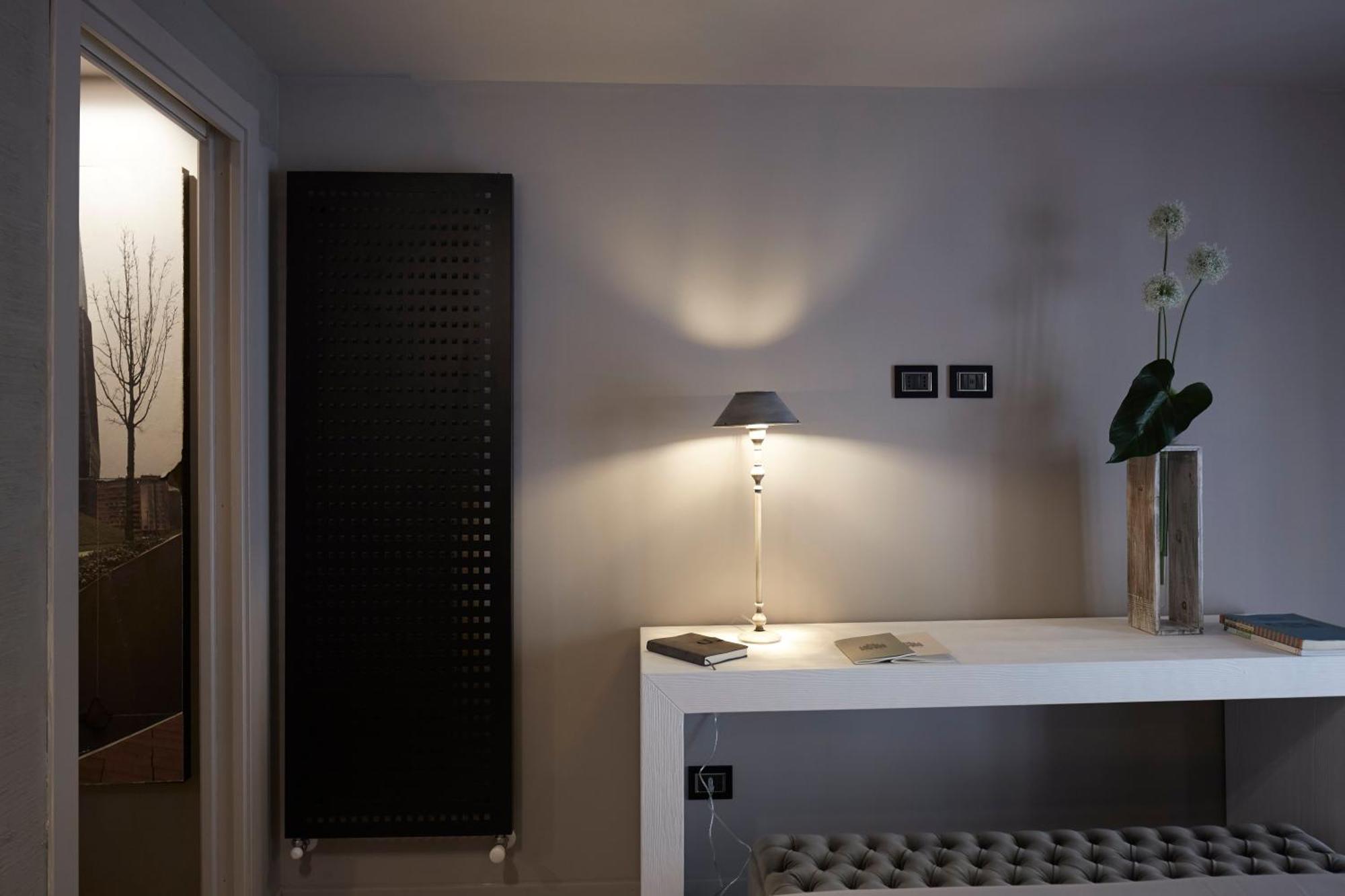 Luxury Design & Artistic In Historic Center, With Private Parking, Navigli - Bocconi *
